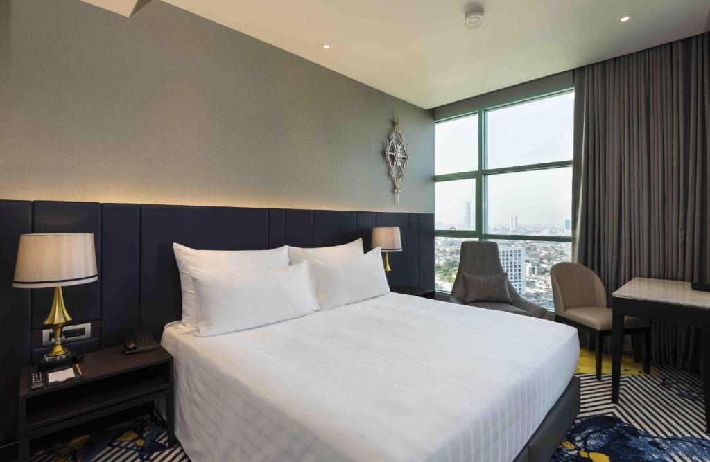 Сьюит (Люкс «Гранд» с 2 спальнями, вид на город), Chatrium Hotel Riverside Bangkok