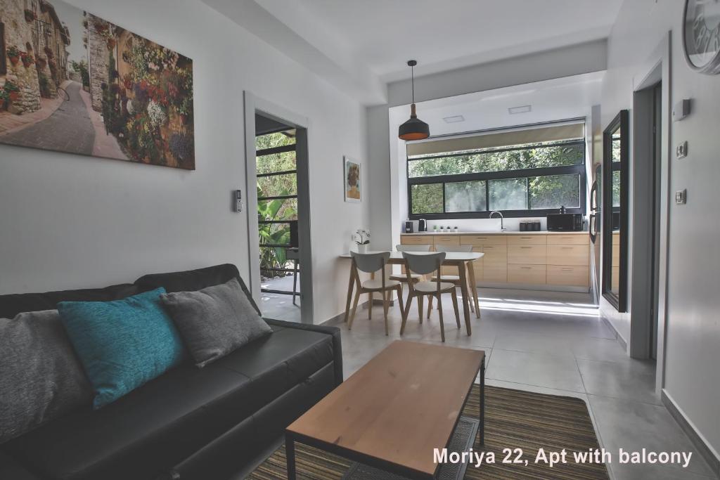 Carmel Boutique Apartments photo 4