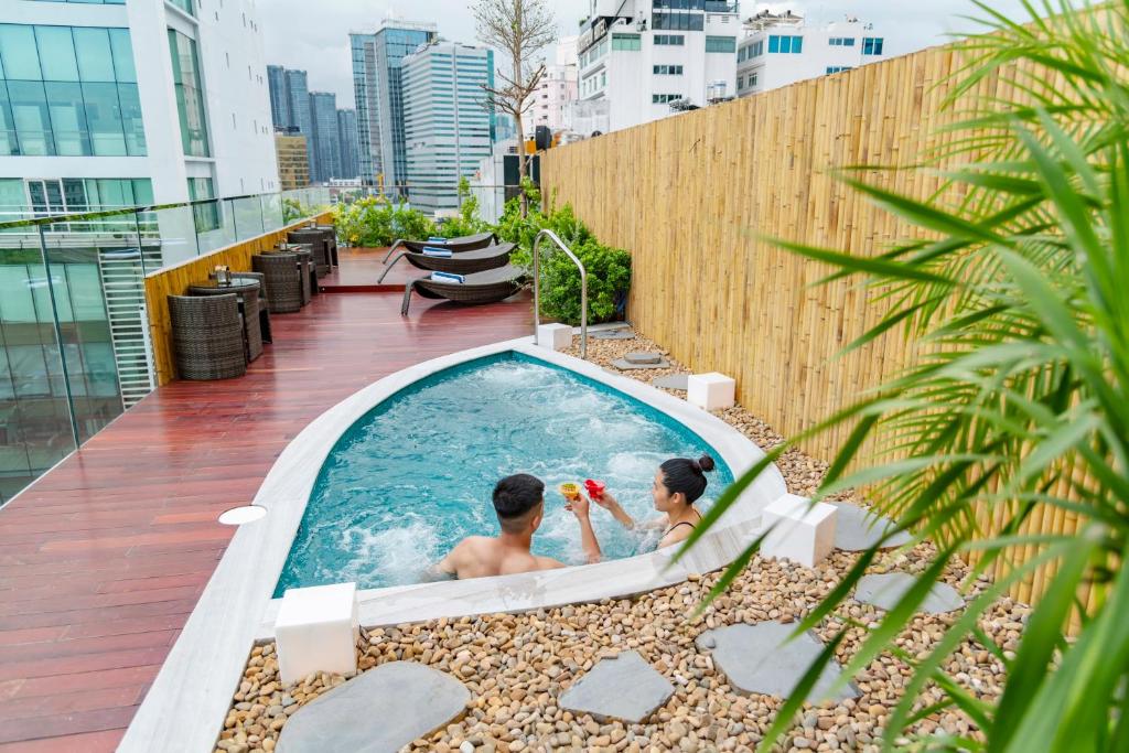 Silverland Min Hotel