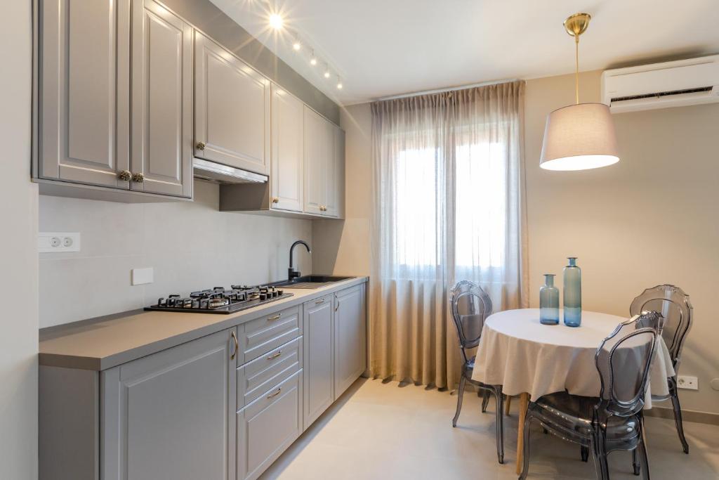Contrada del Nonno Apartments (city center - private parking on-site) photo 2