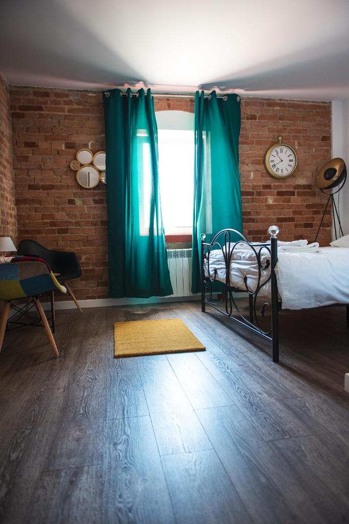 Leon's Rooms