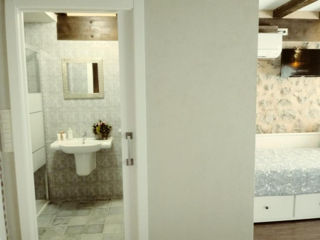 Двухместный (Улучшенный двухместный номер с 2 отдельными кроватями), La Fonda de Candeleda