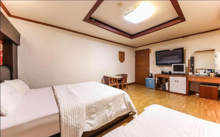 Prince Hotel photo 2