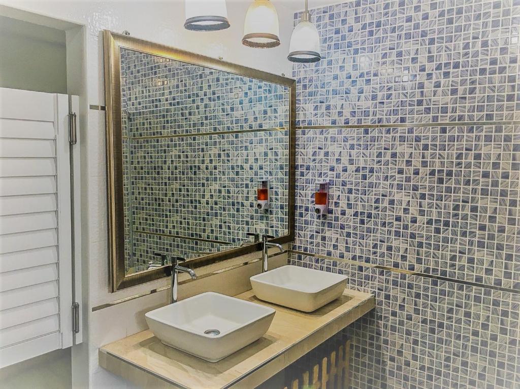 Bangkok Saran Poshtel Room Type - Family Room with Shared Bathroom