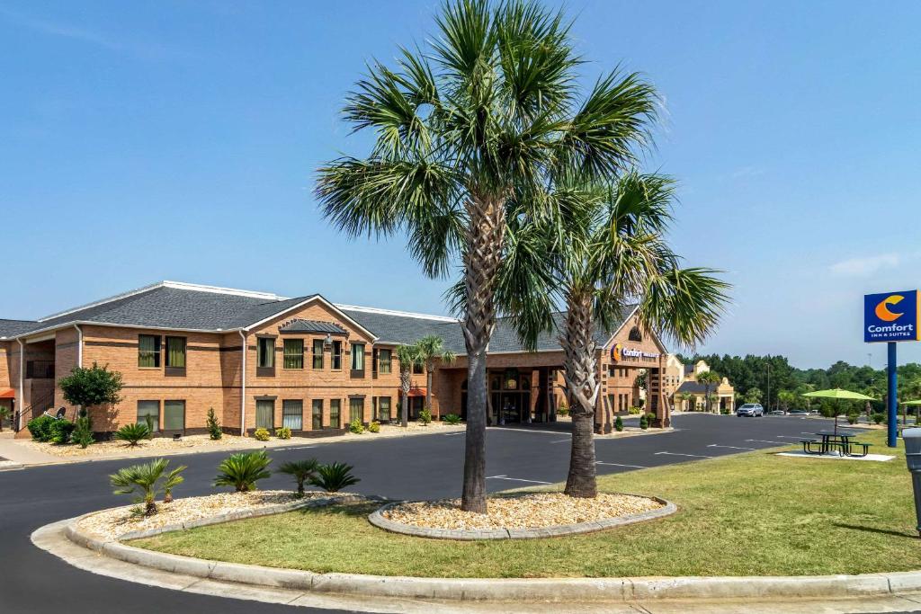 Comfort Inn & Suites Perry National Fairgrounds Area image