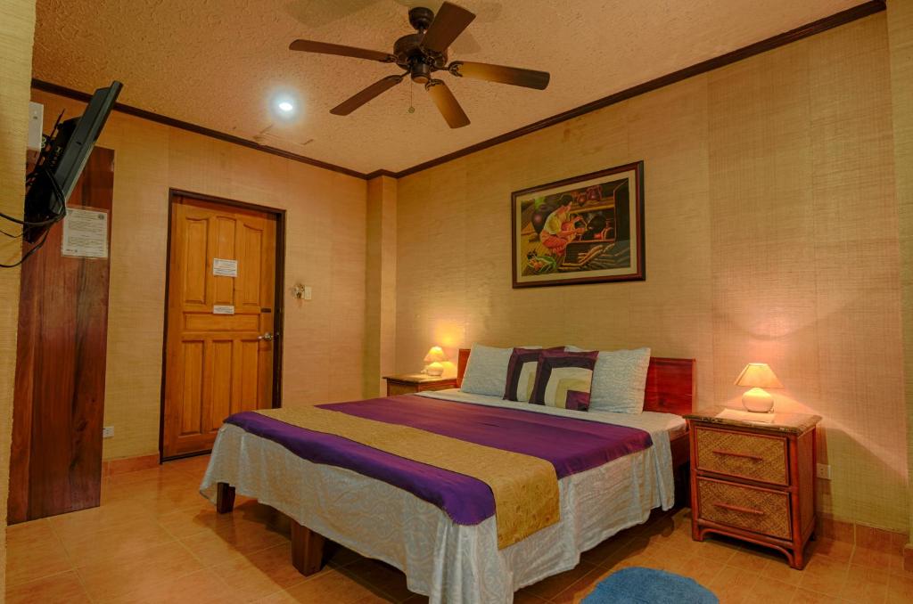 Двухместный (Двухместный номер Делюкс с 1 кроватью), Hayahay Resort