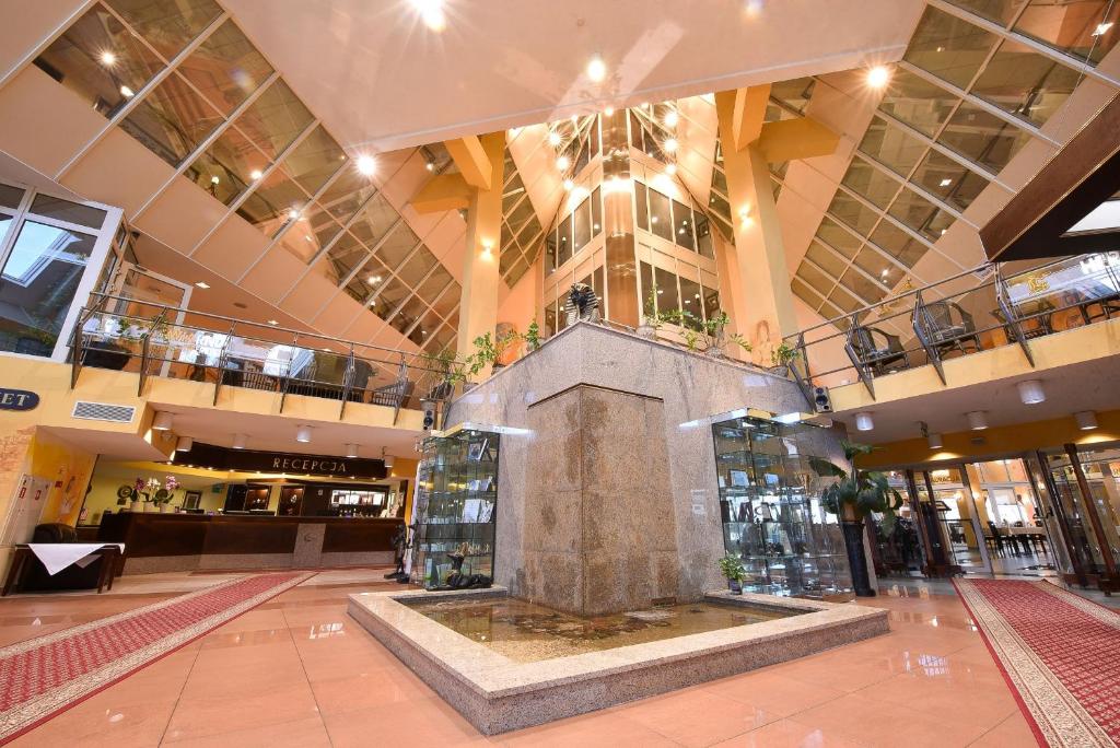 Piramida Park Hotel & Wellness photo 4