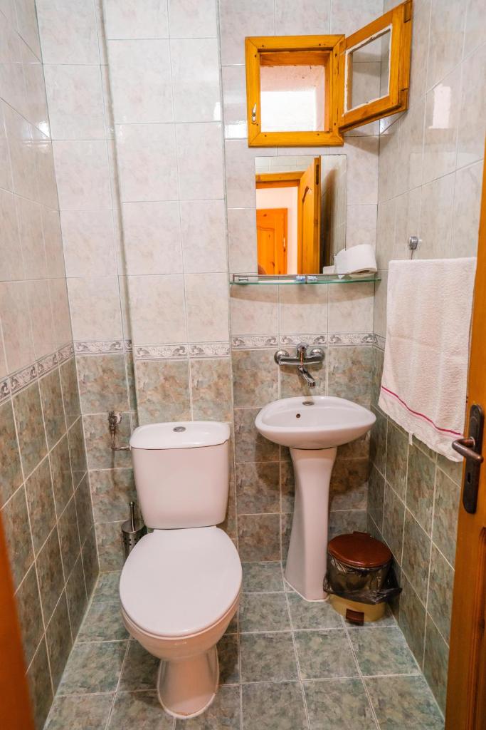 Toni's Guest House photo 4