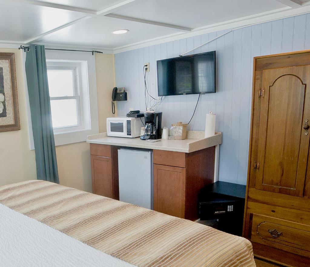 Georgianne Inn & Suites check in 212 Bulter Ave photo 2
