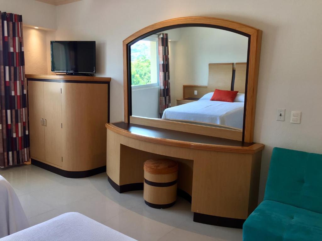 Четырехместный (Улучшенный четырехместный номер), Hotel Nilo
