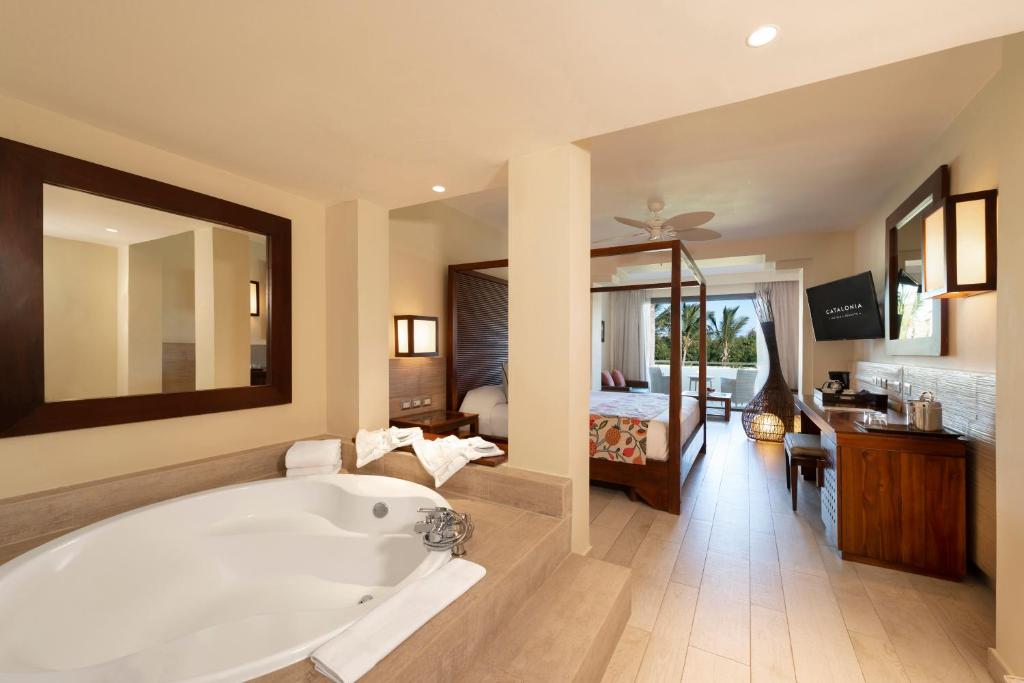 Двухместный (Полулюкс «Премиум»), Catalonia Royal Bavaro - All Inclusive - Adults Only