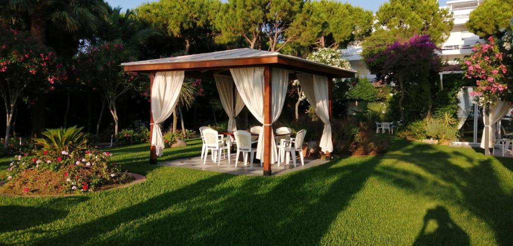 Ballos Apartments