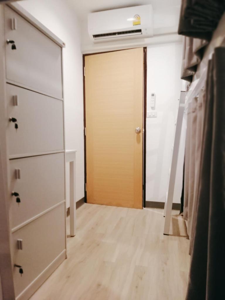 Четырехместный (Четырехместный номер с общей ванной комнатой), White House Hostel