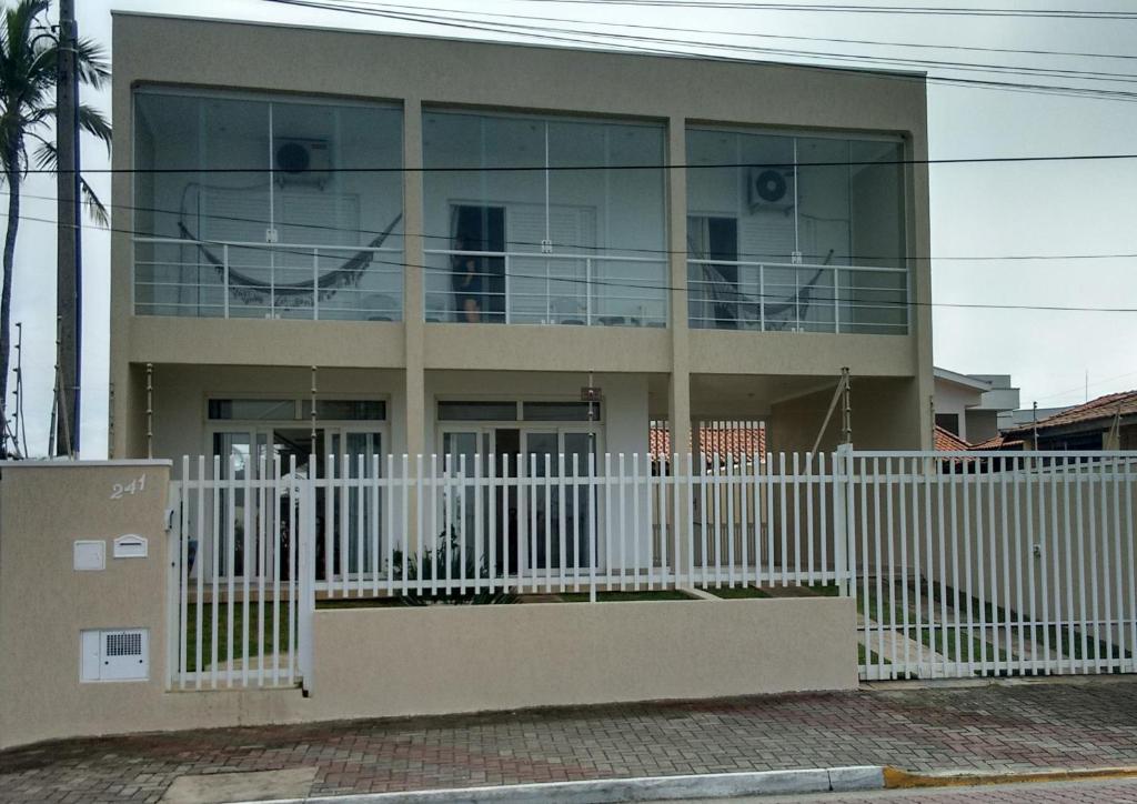 CASA - FRENTE PARA O MAR