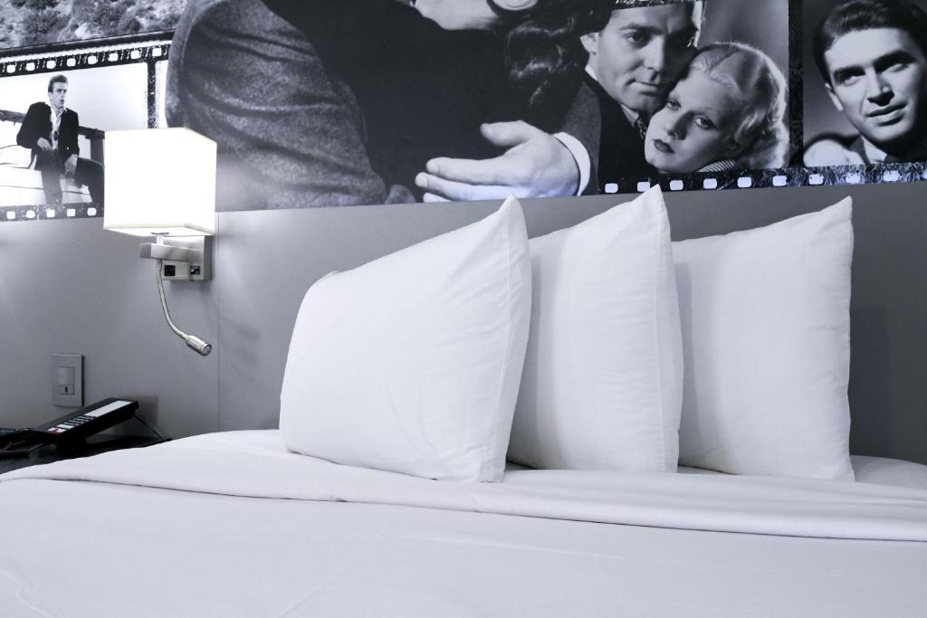 Glen Capri Inn & Suites - Burbank Universal image