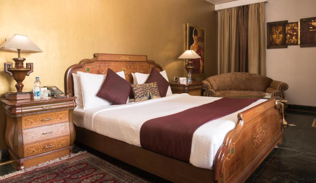 Сьюит (Garden View Suite with complimentary airport drop), Hotel Diplomat New Delhi
