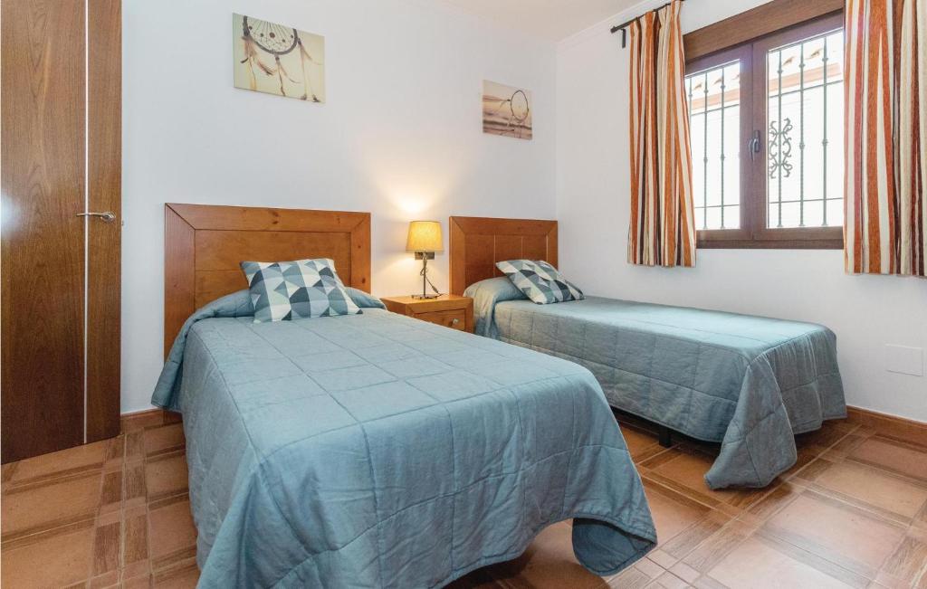 Awesome Home In Cmpeta With 5 Bedrooms, Wifi And Swimming Pool photo 3