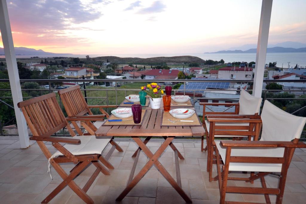 Corinthian Sun - Vacation Home photo 3
