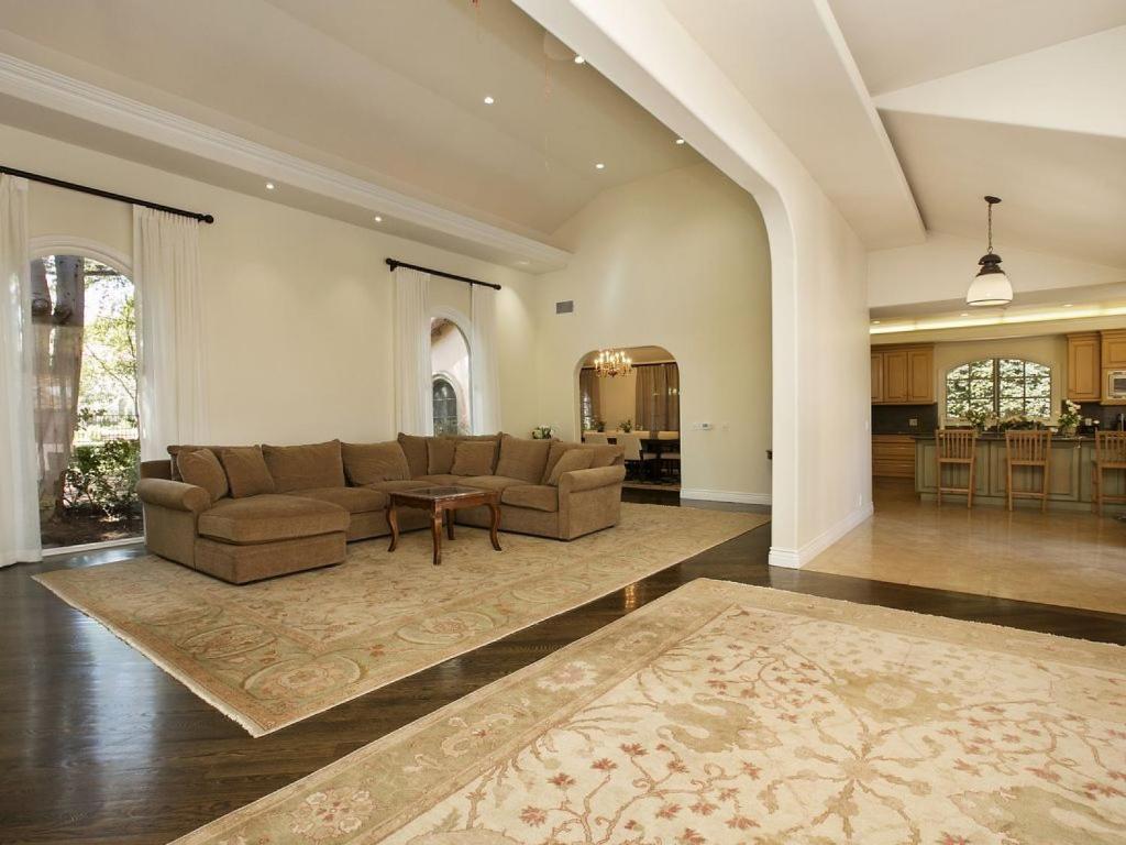 Villa Teresita - Beautifully gated Mediterranean estate photo 4