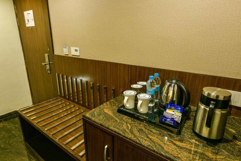 Двухместный (Sparrow Room (Early Check-in/Late Check-out by 3 hours ,15% Discount on Food and Beverage ,15% Discount on Laundry and Spa)), Souvenir Premier