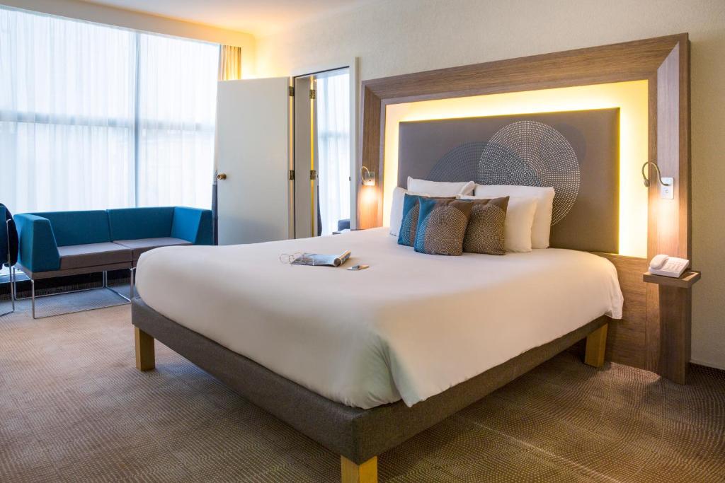 Сьюит (Улучшенный люкс с диваном-кроватью), Novotel Genève Centre