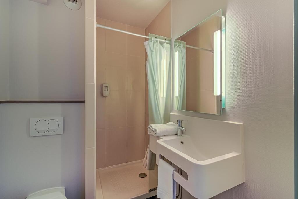 B&B HOTEL Salon de Provence photo 3