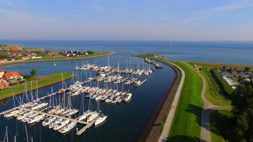 Caravanverhuur Zeeland photo 1