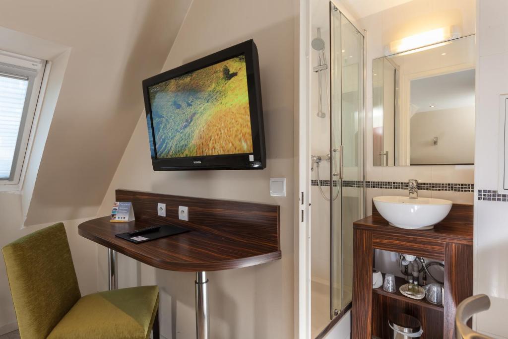 Двухместный (Стандартный двухместный номер с 1 кроватью), Comfort Hotel Lamarck Paris 18