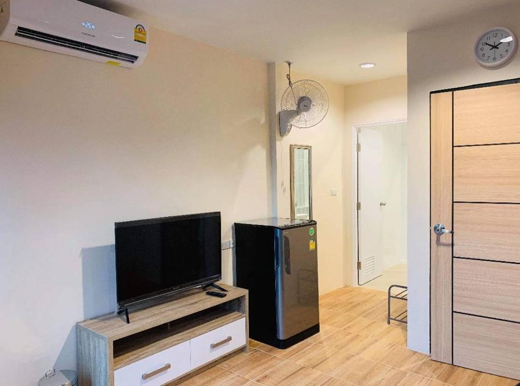Двухместный (Улучшенный номер с кроватью размера «queen-size»), ICON HOSTEL