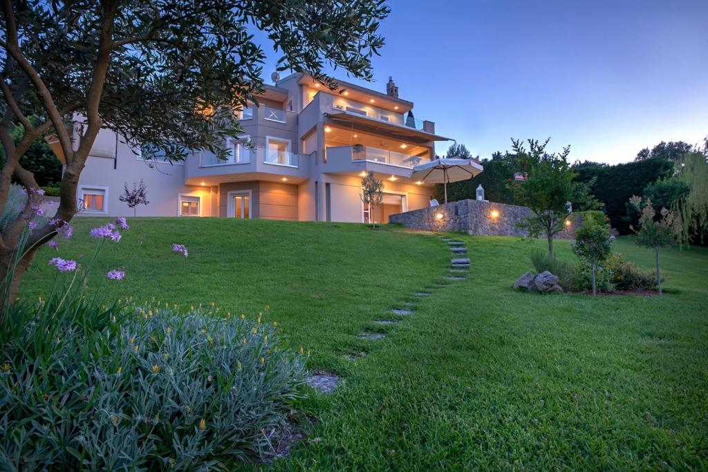 Marina View Luxury Home photo 3