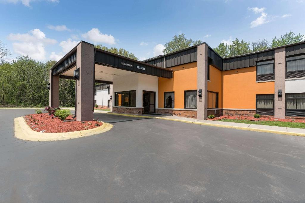 Quality Inn & Suites image
