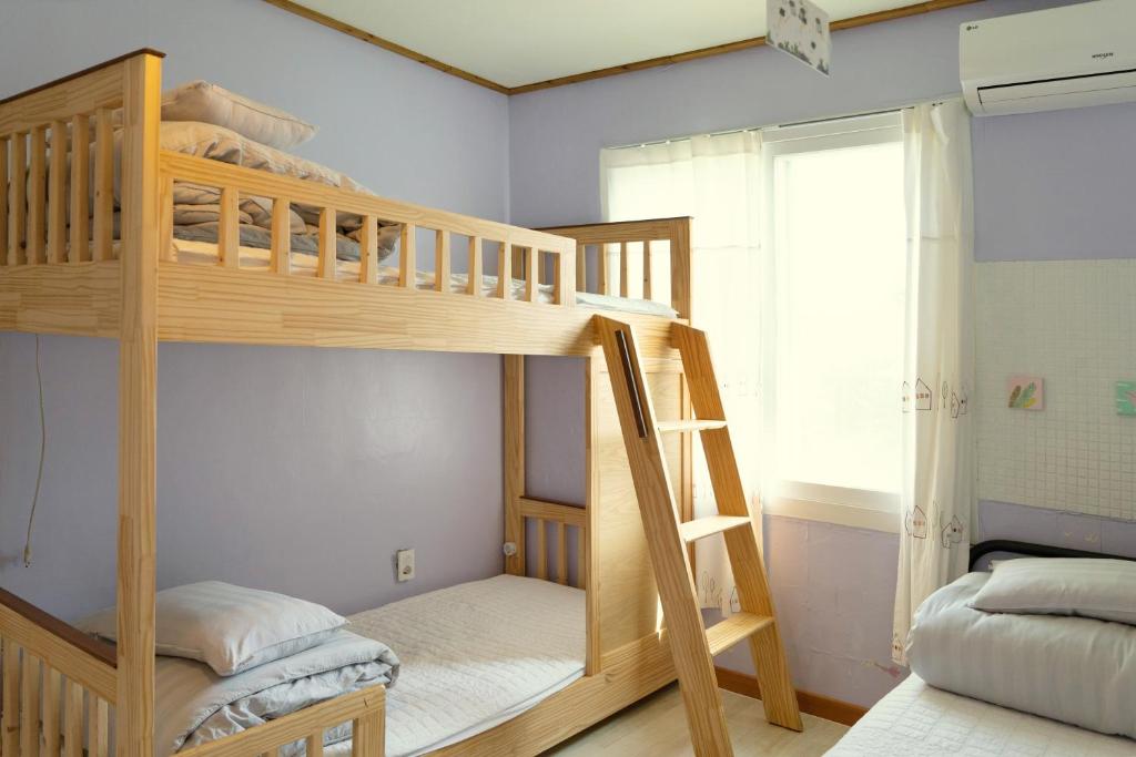Hello Project Guesthouse - Tap to explore photos