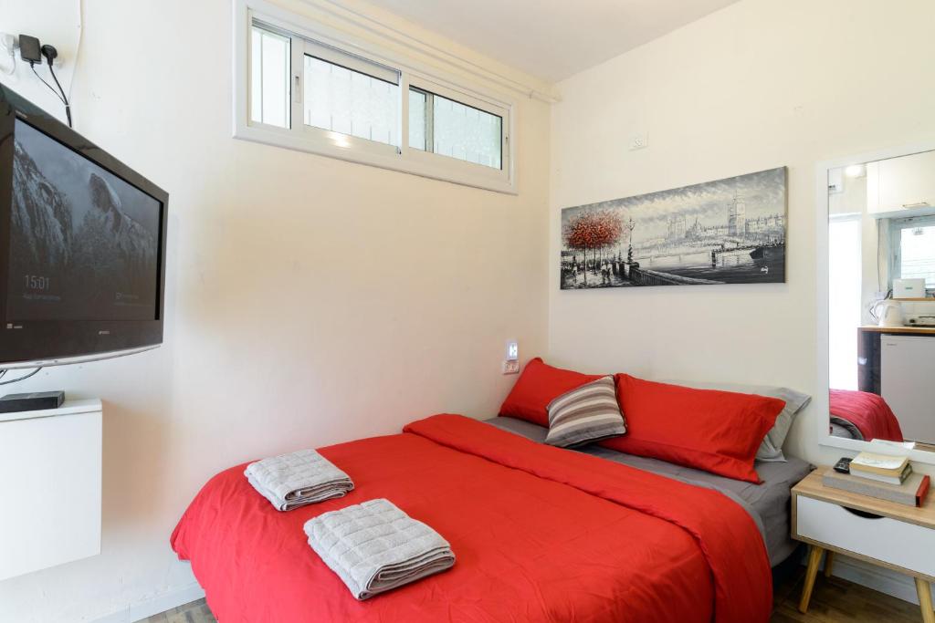Charming Boutique Studio - TLv Center photo 1