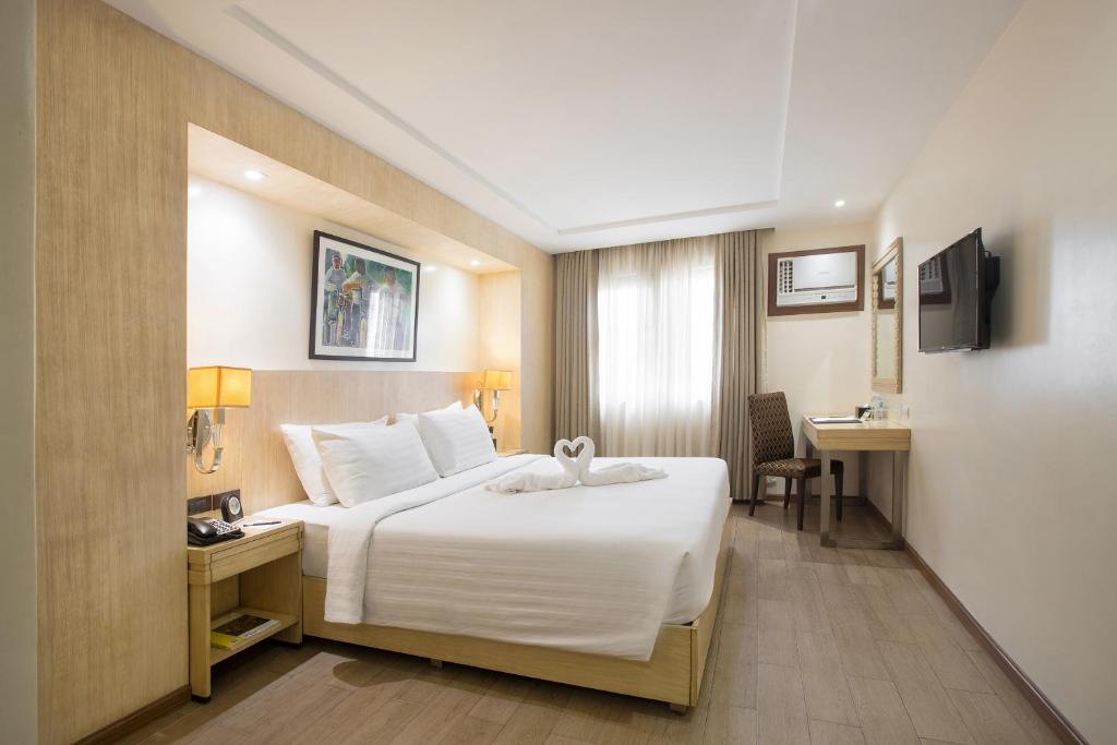 Golden Prince Hotel & Suites photo 1
