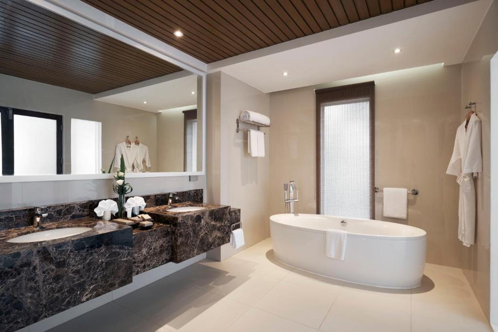 Апартаменты (Люкс Sol Marina с 2 спальнями и видом на пляж), Movenpick Resort & Spa Boracay