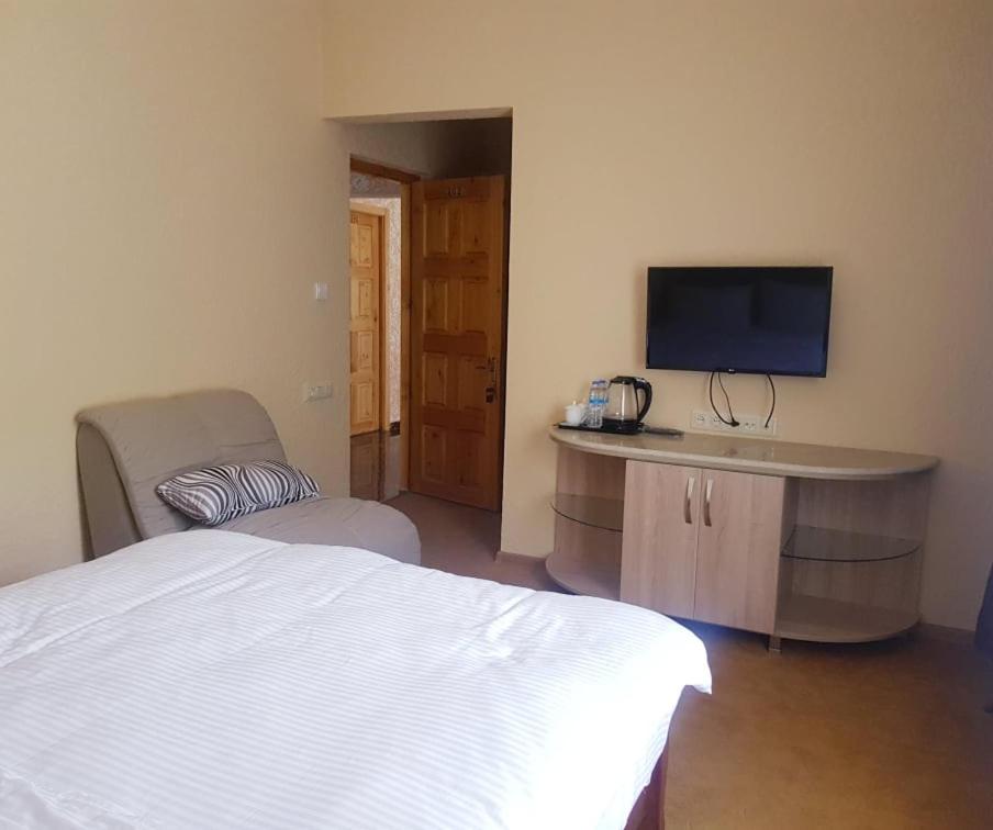 Hotel Iveria photo 4