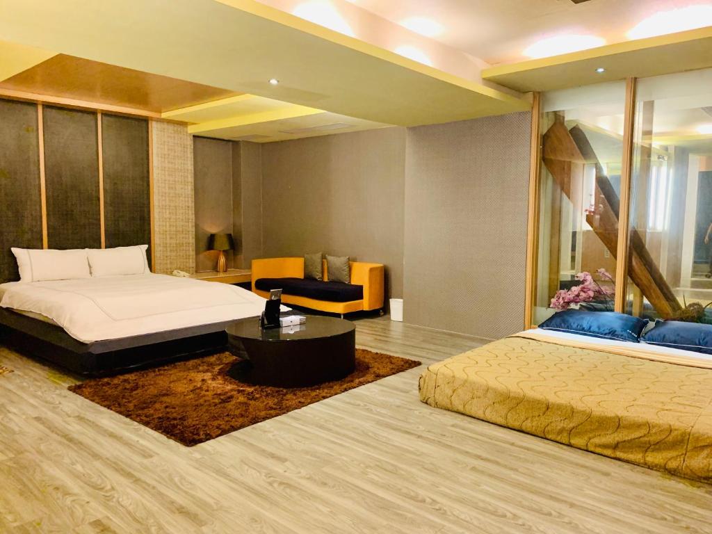 Her Home Spa Motel Chiayi photo 4