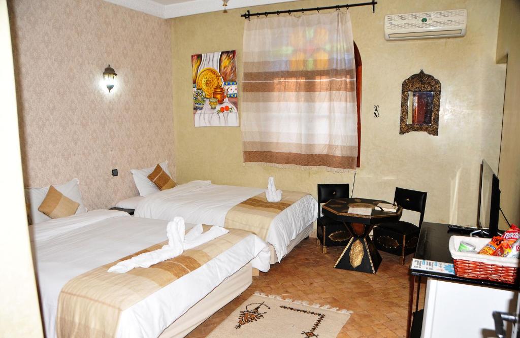 Трехместный (Трехместный номер с собственной ванной комнатой), Riad Mhidou