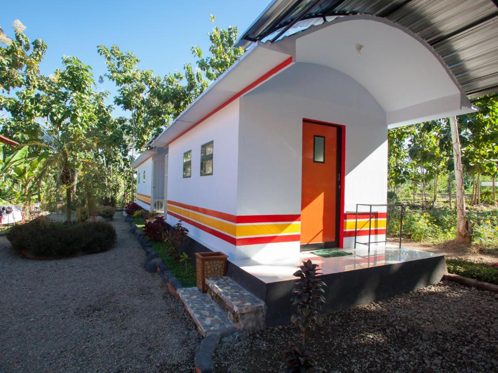 RedDoorz near Banyuwangi Kota Train Station photo 4