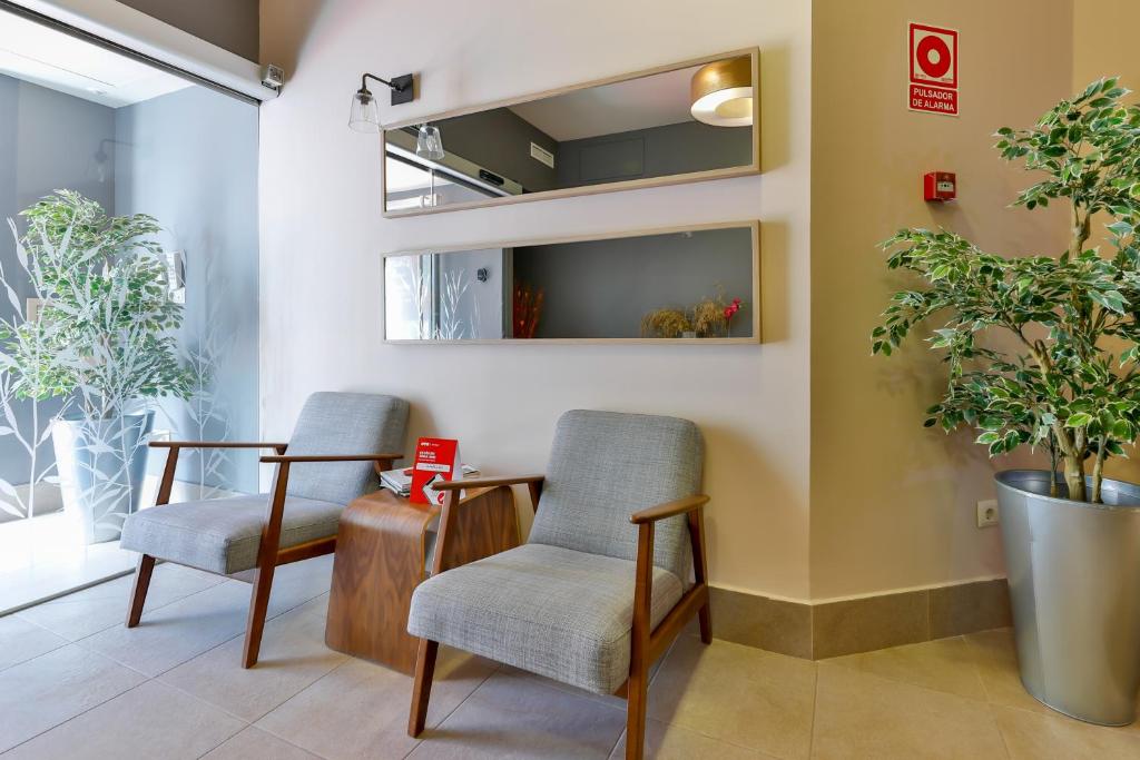 Hostal La Chata by Vivere Stays photo 3