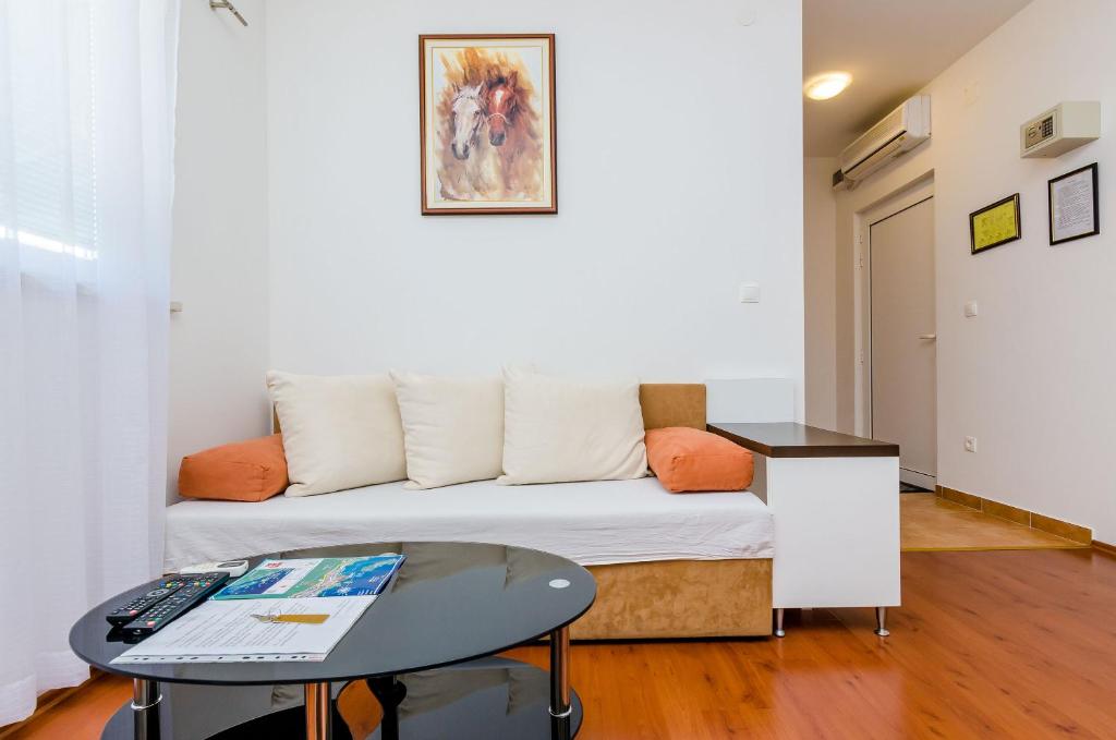 Студио (Номер-студио «Комфорт»), Apartments Aura