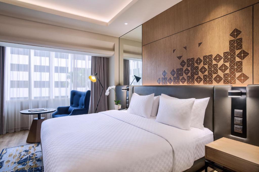 Двухместный (Улучшенный номер с кроватью размера «king-size»), Mercure Jakarta Batavia