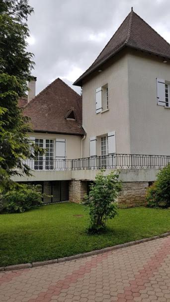 MAISON BLANCHE photo 2