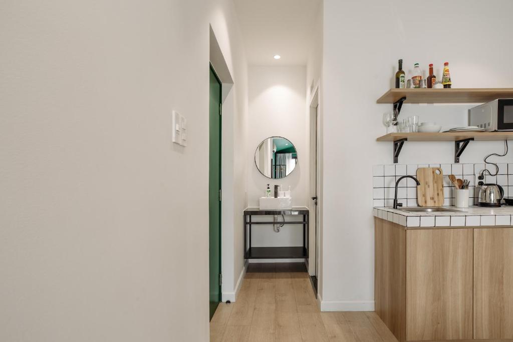 Botanist Lab Minihotel by CIRCADIAN