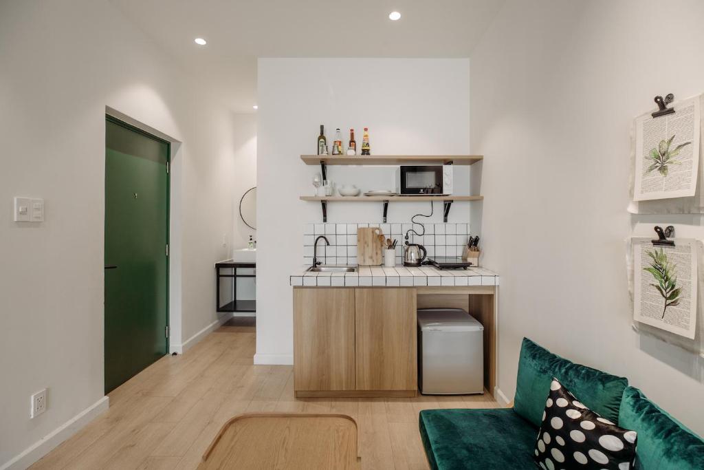 Botanist Lab Minihotel by CIRCADIAN