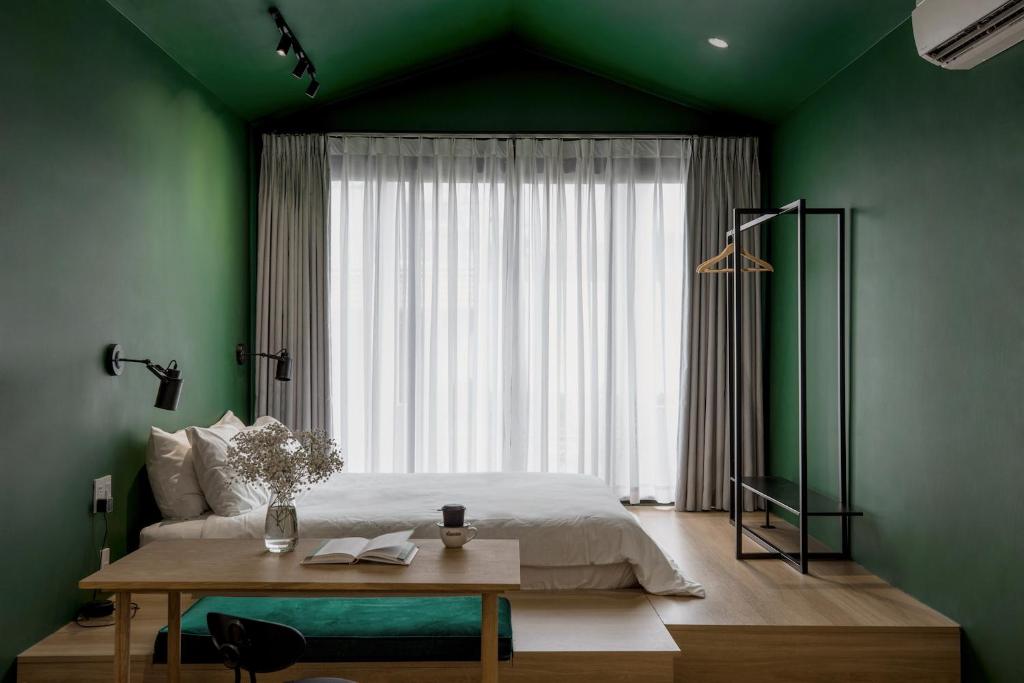 Botanist Lab Minihotel by CIRCADIAN