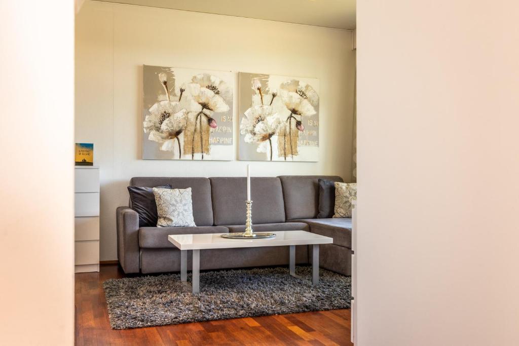 River Apartments photo 3