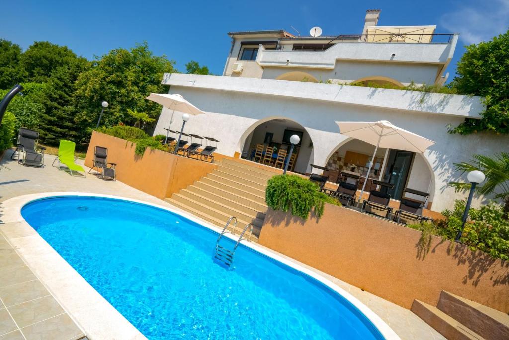 Kuća za odmor VILLA CURLYLOCS - Vila Kosjenka photo 1