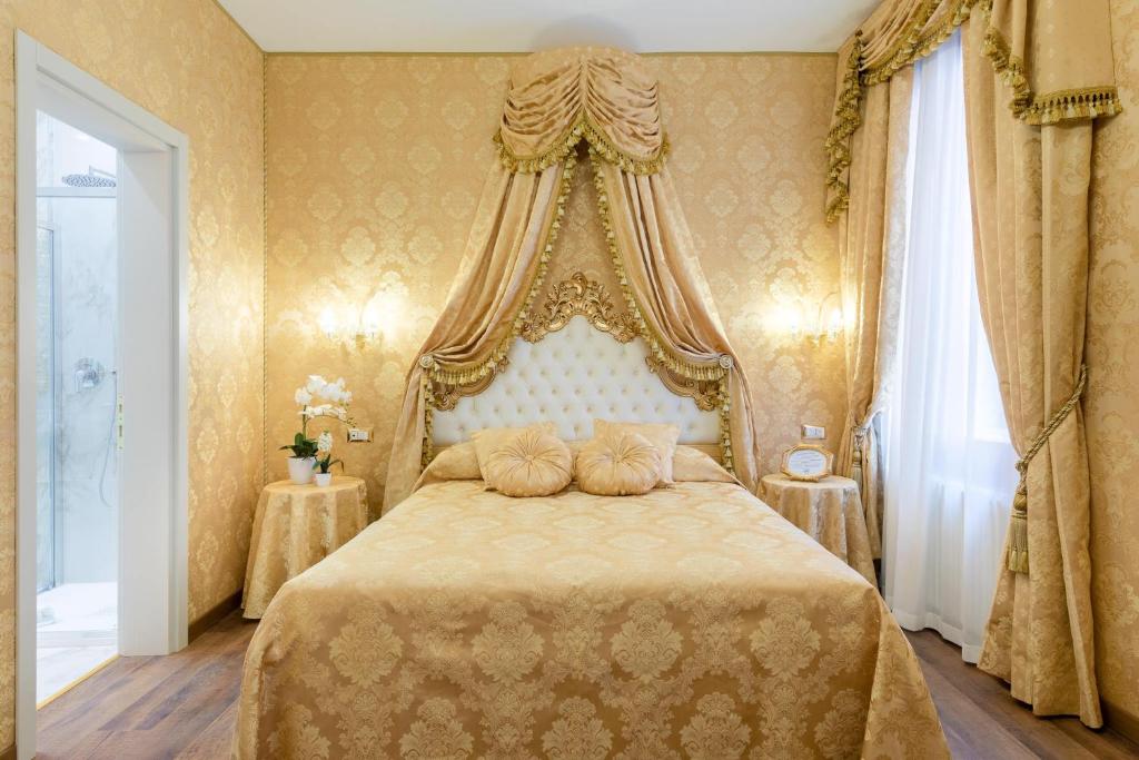 Canal View San Marco Luxury Rooms photo 2