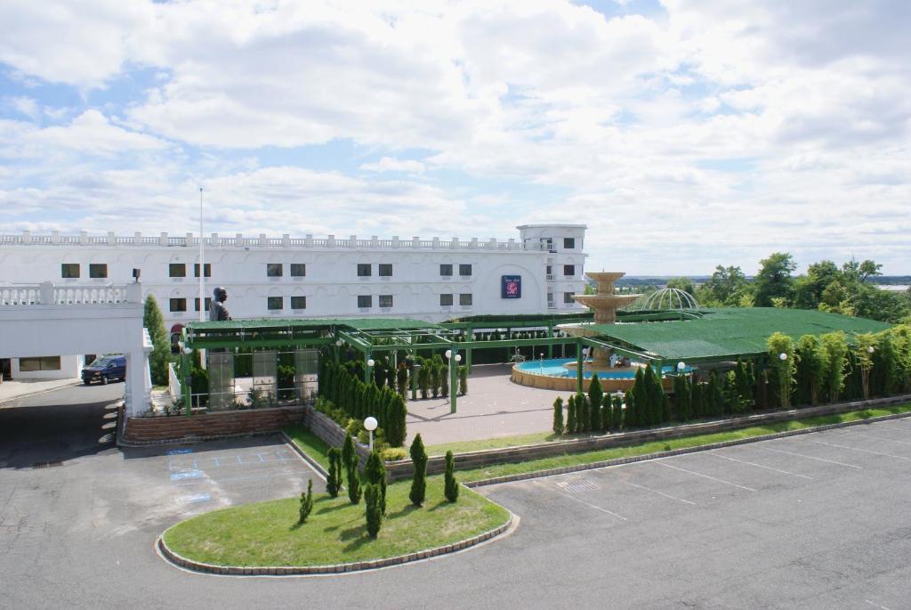 Raritan Hotel image
